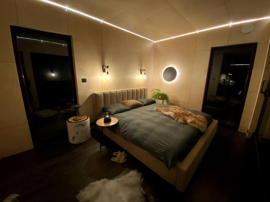House And Sauna Where City Comforts Meet Nature Aiaste Exterior foto