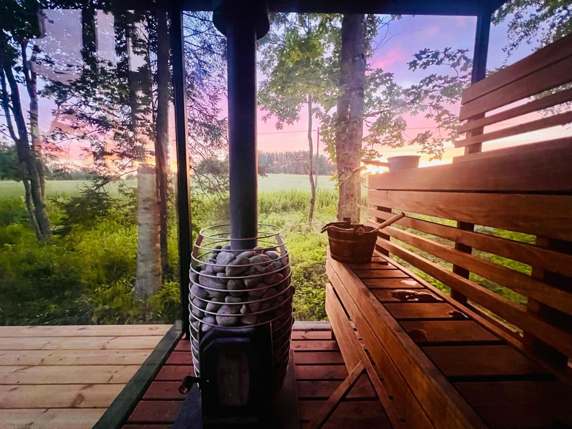 House And Sauna Where City Comforts Meet Nature Aiaste Exterior foto